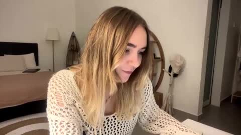 Snapshot of roxysweetdream chatting on 25, 3, 2026 Roxy online show from 25, 3, 2026