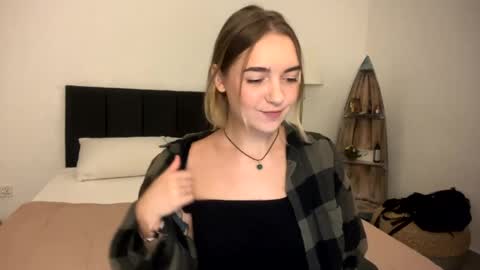 Snapshot of roxysweetdream chatting on 1, 4, 2026 Roxy online show from 1, 4, 2026