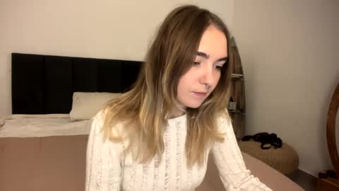 Snapshot of roxysweetdream chatting on 3, 4, 2026 Roxy online show from 3, 4, 2026