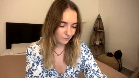 Snapshot of roxysweetdream chatting on 8, 4, 2026 Roxy online show from 8, 4, 2026