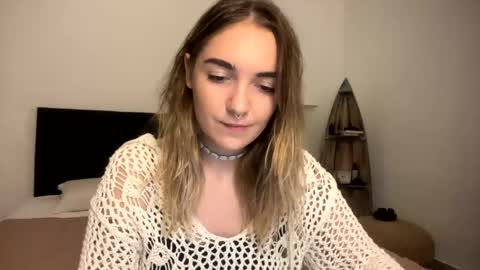 Snapshot of roxysweetdream chatting on 12, 4, 2026 Roxy online show from 12, 4, 2026