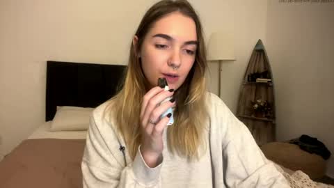 Snapshot of roxysweetdream chatting on 29, 4, 2026 Roxy online show from 29, 4, 2026