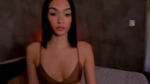 Snapshot of roxyy_x chatting on 8, 7, 2026 val online show from 8, 7, 2026