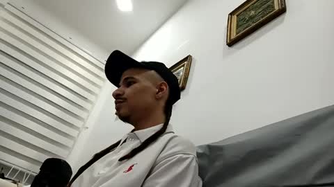 Snapshot of roy_master chatting on 3, 10, 2025 roy_master online show from 3, 10, 2025