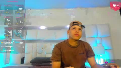 royal_xx online show from 8, 4, 2026