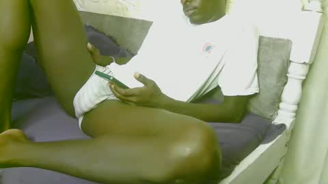 Snapshot of royalty254 chatting on 19, 4, 2026 royalty254 online show from 19, 4, 2026