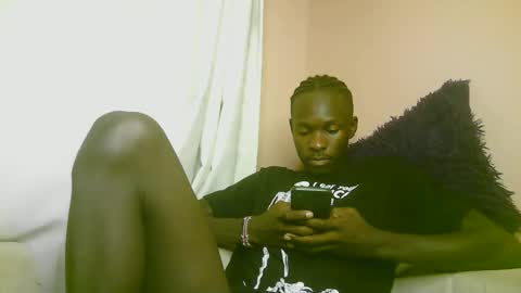 Snapshot of royalty254 chatting on 23, 4, 2026 royalty254 online show from 23, 4, 2026