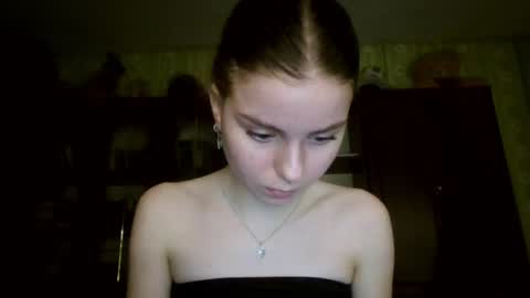 Snapshot of royalvelour chatting on 24, 6, 2026 royalvelour online show from 24, 6, 2026