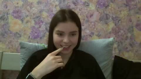 Snapshot of royalvelour chatting on 29, 6, 2026 royalvelour online show from 29, 6, 2026