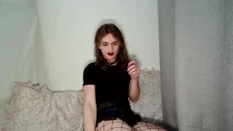 Snapshot of rozequartzz chatting on 17, 3, 2026 Rose online show from 17, 3, 2026