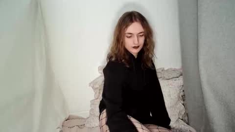 Snapshot of rozequartzz chatting on 29, 3, 2026 Rose online show from 29, 3, 2026