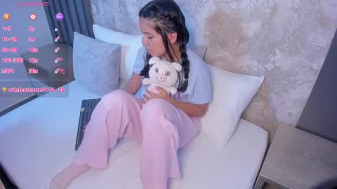 Snapshot of rubby_grundy chatting on 5, 6, 2026 R U B B Y online show from 5, 6, 2026