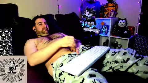 Snapshot of rubenator69 chatting on 23, 11, 2025 Ruben online show from 23, 11, 2025