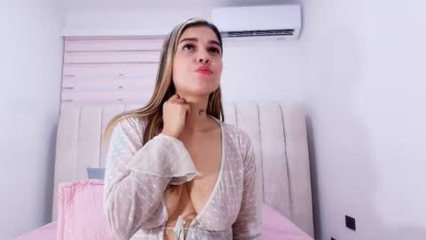 Snapshot of rubi_hops chatting on 19, 12, 2025 Rubi online show from 19, 12, 2025