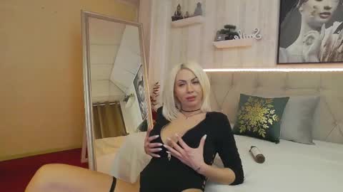 Snapshot of rubydivine_ chatting on 22, 11, 2025 Ruby Divine online show from 22, 11, 2025