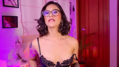 Snapshot of rue_bellafire chatting on 14, 1, 2026 Rue online show from 14, 1, 2026