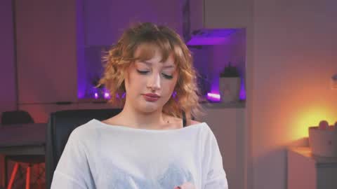 Snapshot of rue_novella chatting on 4, 4, 2026 Mila online show from 4, 4, 2026