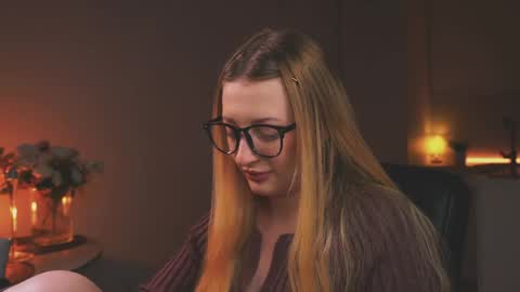 Snapshot of rue_novella chatting on 20, 4, 2026 Mila online show from 20, 4, 2026