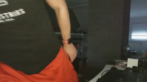 Snapshot of ruffi77 chatting on 7, 1, 2025 Chico que rico Caliente online show from 7, 1, 2025