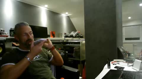 Snapshot of ruffi77 chatting on 10, 2, 2025 Chico que rico Caliente online show from 10, 2, 2025