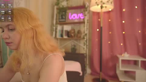 Snapshot of ruminelle chatting on 23, 4, 2026 Lilith online show from 23, 4, 2026