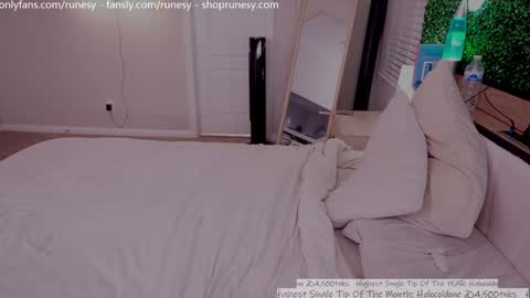 Snapshot of runesy chatting on 7, 1, 2026 Lady online show from 7, 1, 2026