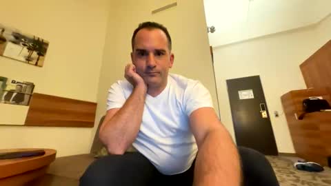 Snapshot of runner1978 chatting on 29, 10, 2025 runner1978 online show from 29, 10, 2025