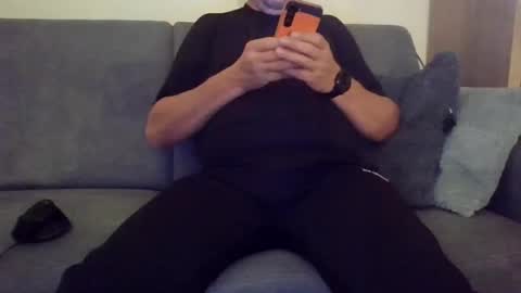 Snapshot of runner_1978 chatting on 11, 12, 2024 runner_1978 online show from 11, 12, 2024