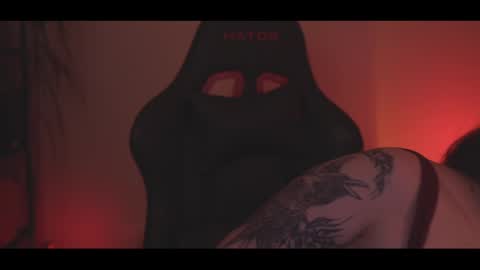 Snapshot of running_with_the_wolves chatting on 11, 4, 2026 Elena online show from 11, 4, 2026