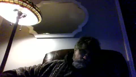 Snapshot of runningaround60 chatting on 4, 12, 2025 runningaround60 online show from 4, 12, 2025