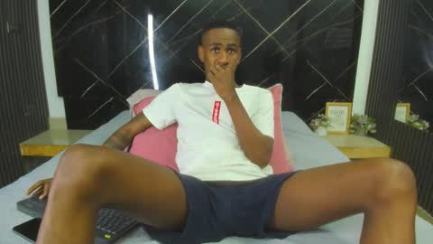 Snapshot of runnyx_09 chatting on 6, 10, 2025 Runnix  online show from 6, 10, 2025