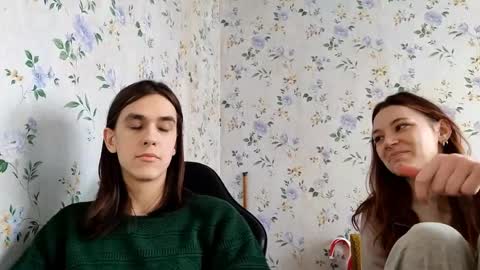 Snapshot of rusmedium chatting on 10, 4, 2026 Lisa and Vlad online show from 10, 4, 2026