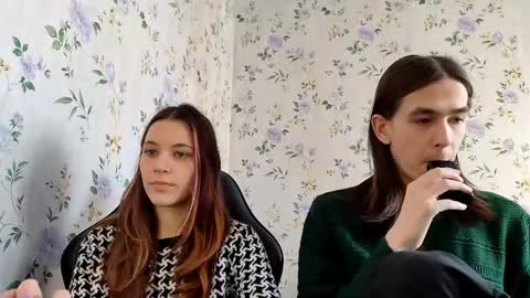 Snapshot of rusmedium chatting on 14, 4, 2026 Lisa and Vlad online show from 14, 4, 2026
