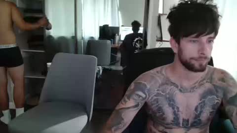 Snapshot of russora666 chatting on 18, 12, 2025 russora666 online show from 18, 12, 2025