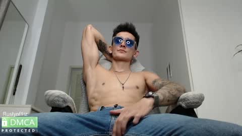 Snapshot of rustynf1tz chatting on 30, 5, 2026 MillionDollarGuy online show from 30, 5, 2026