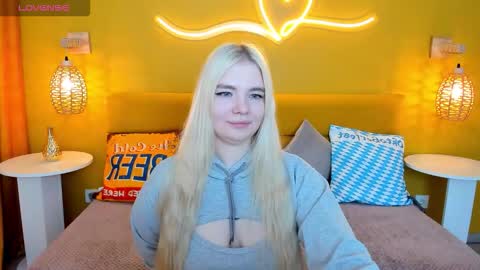 Snapshot of ruthbryant chatting on 4, 10, 2025 ruthbryant online show from 4, 10, 2025