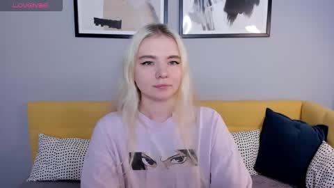 Snapshot of ruthbryant chatting on 14, 11, 2025 ruthbryant online show from 14, 11, 2025