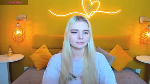 Snapshot of ruthbryant chatting on 15, 11, 2025 ruthbryant online show from 15, 11, 2025