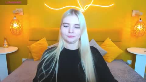 Snapshot of ruthbryant chatting on 16, 11, 2025 ruthbryant online show from 16, 11, 2025