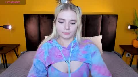 Snapshot of ruthbryant chatting on 2, 12, 2025 ruthbryant online show from 2, 12, 2025