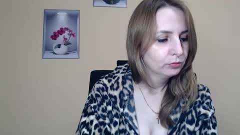 Snapshot of ruthpark chatting on 15, 12, 2025 Ruth online show from 15, 12, 2025