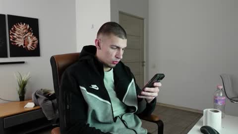 Snapshot of ryan_dozer chatting on 22, 3, 2026 RYAN DOZER online show from 22, 3, 2026