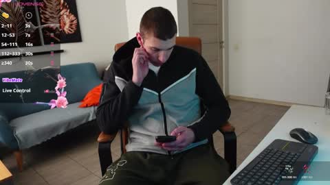 Snapshot of ryan_dozer chatting on 11, 4, 2026 RYAN DOZER online show from 11, 4, 2026