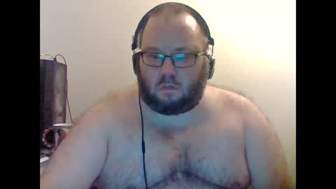 Snapshot of ryanmason82 chatting on 29, 4, 2026 chub bear online show from 29, 4, 2026