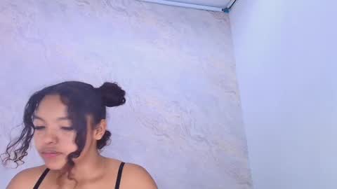 s_sofia_ online show from 8, 3, 2025