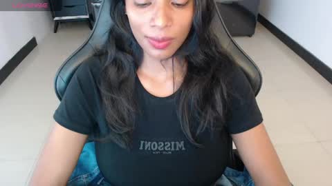 Snapshot of saara_ch1 chatting on 24, 4, 2026 saara_ch1 online show from 24, 4, 2026