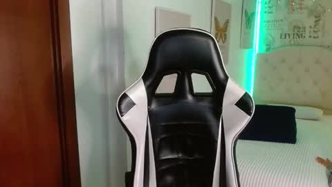 1 online show from 12, 3, 2026