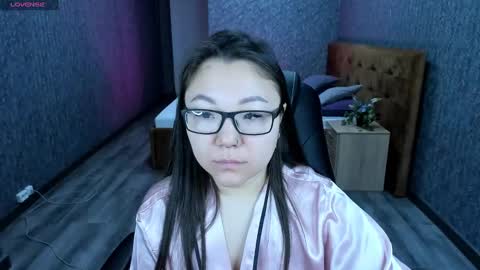 Snapshot of sabrina_sven chatting on 12, 12, 2024 GMT7TueWedThuFriSatSun 0100am-0700am online show from 12, 12, 2024