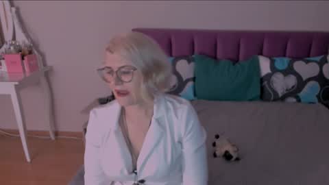 Sabrina MacMarren online show from 27, 1, 2025