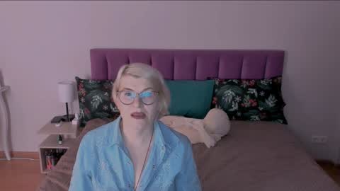 Sabrina MacMarren online show from 6, 2, 2025